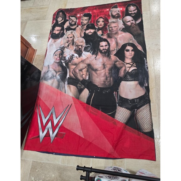 WWE Wrestling Legends Duvet Bed Cover Lightweight 2015 Rock Austin EUC FULL - Picture 1 of 16